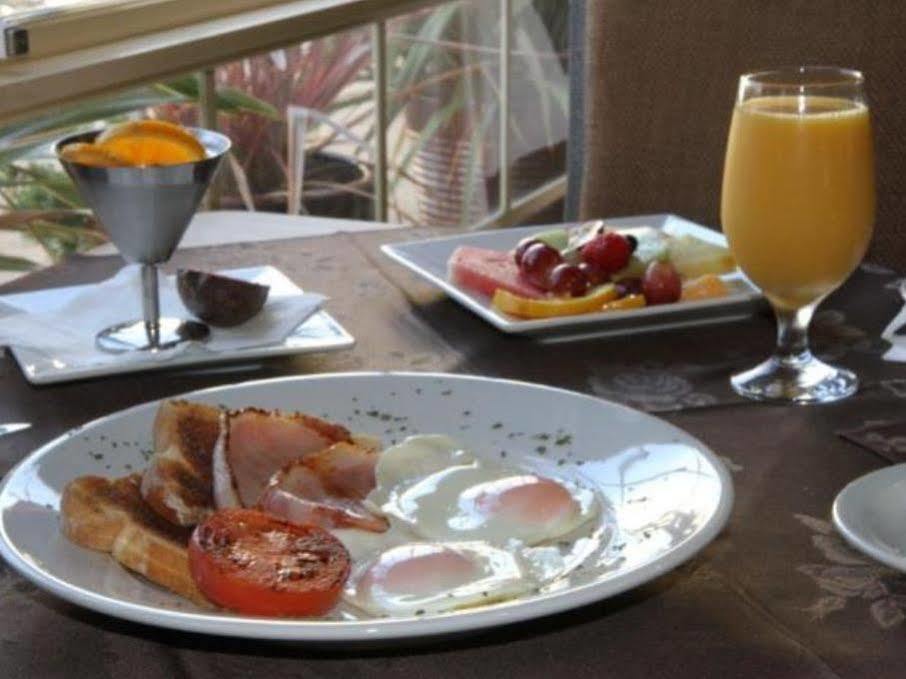 Grand Manor Motor Inn Куинбиан Экстерьер фото